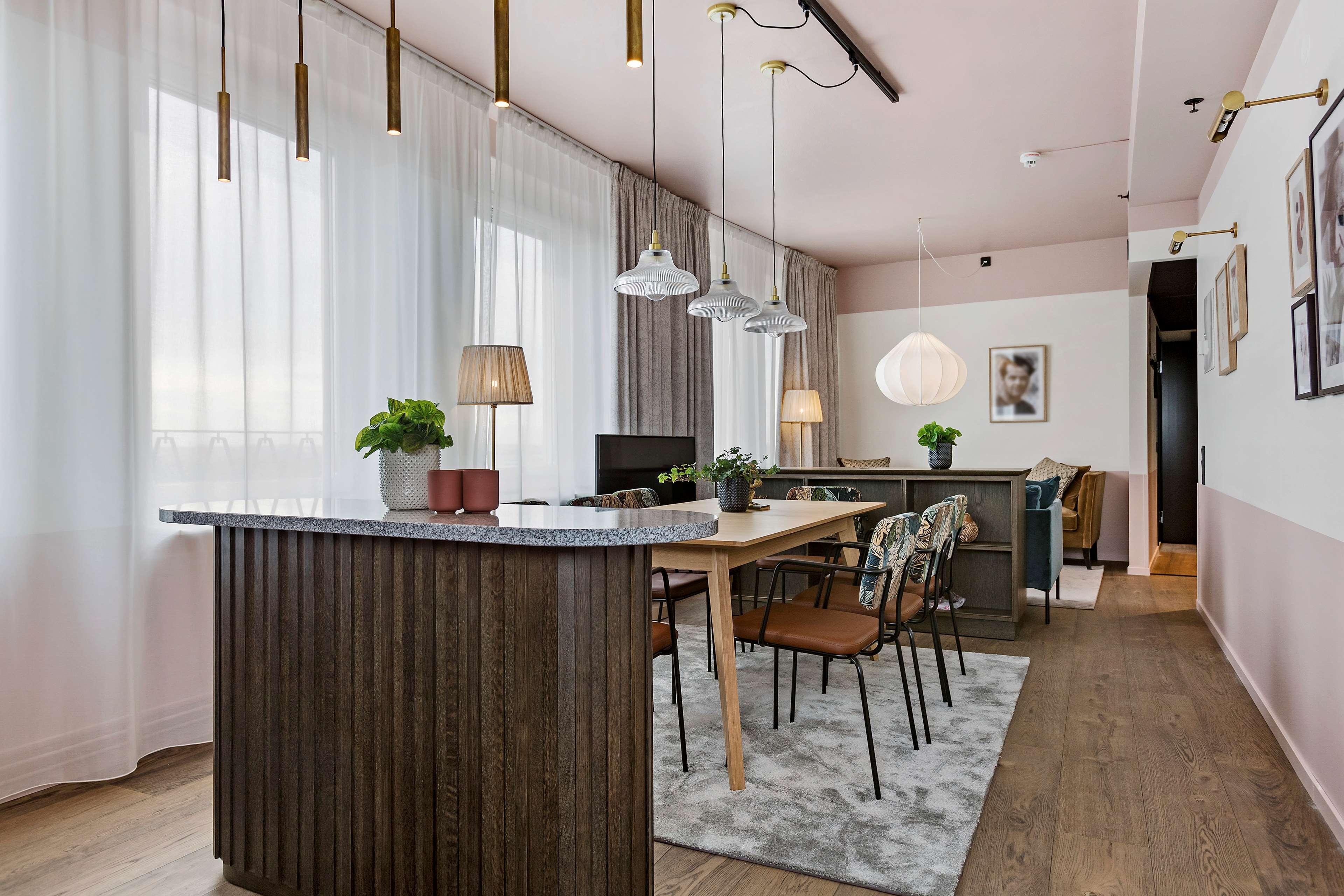 Gio; Bw Signature Collection Solna